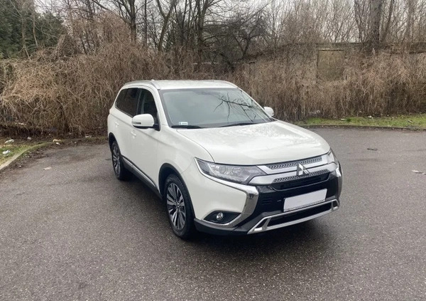 Mitsubishi Outlander cena 116500 przebieg: 20000, rok produkcji 2019 z Warszawa małe 562